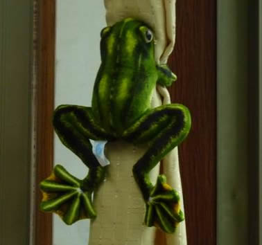 Curtain hangings flying frog
